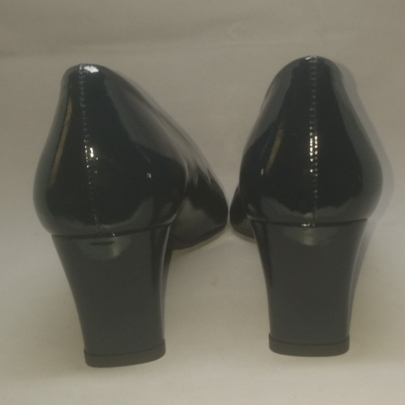 Stuart Weitzman heel - Picture 3 of 4